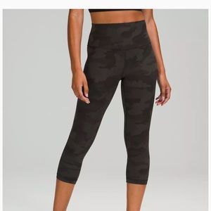 Align high rise crop 21”